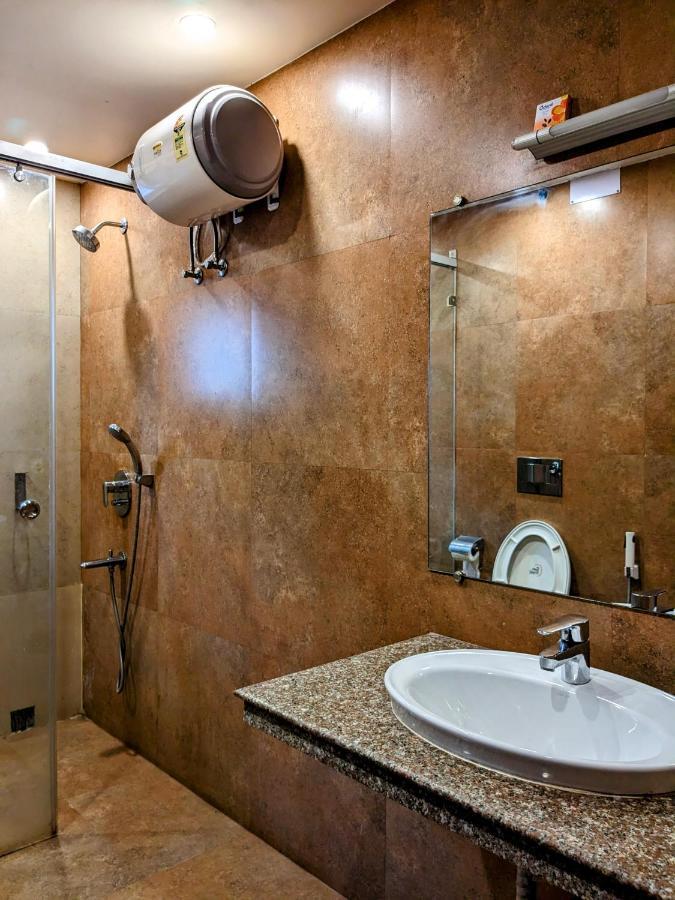 The Aster Enclave Hotel Калькутта Экстерьер фото