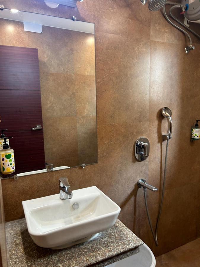 The Aster Enclave Hotel Калькутта Экстерьер фото