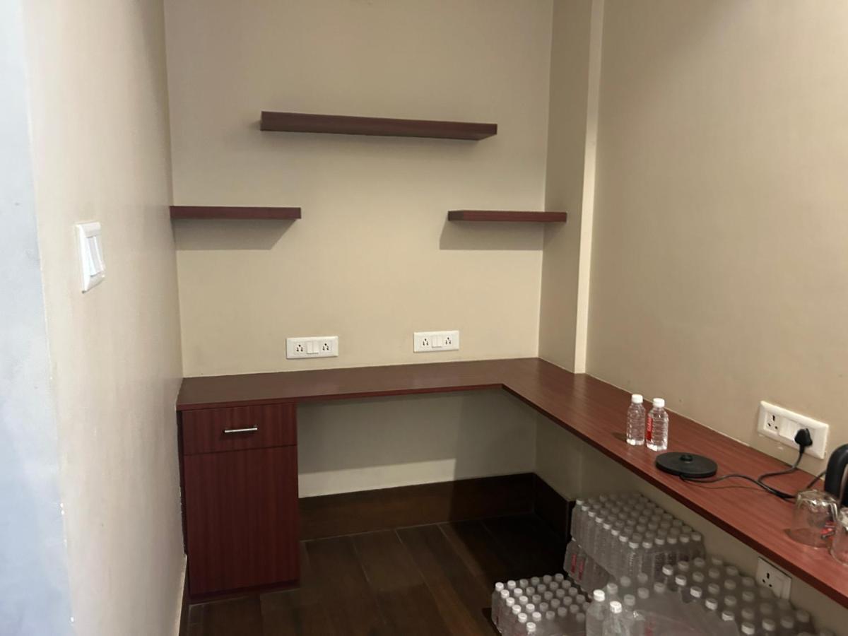 The Aster Enclave Hotel Калькутта Экстерьер фото